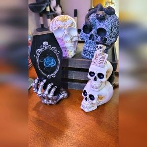 Set of 3, Resin Skull Decor (snake eyes light up) & Resin